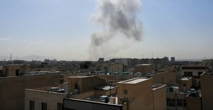 AS dan Israel Lancarkan Serangan ke Iran, Ledakan Guncang  Teheran